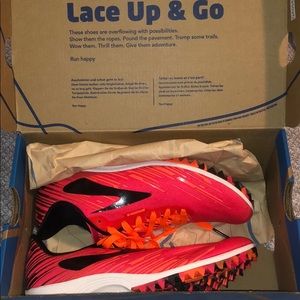 Brooks Mach 18 spikeless